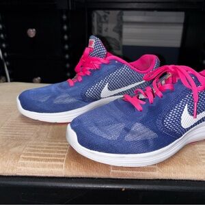 Nike Women's Athletic Shoes in Blue and Pink